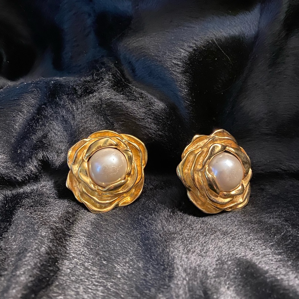 GIVENCHY RARE Vintage Runway Couture Rose Bud Faux Pearl Clip on Earrings